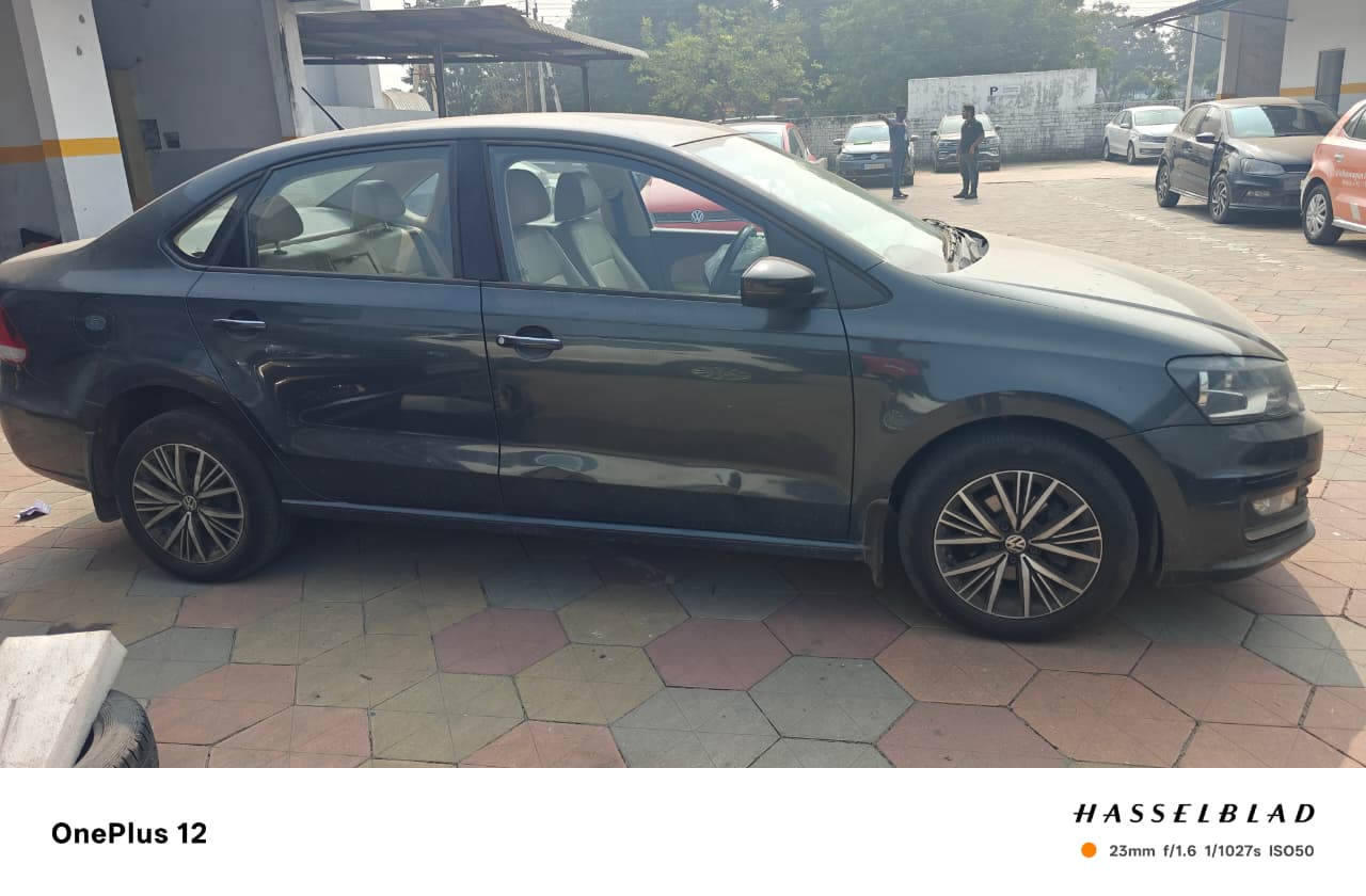 Volkswagen Vento(2015-2019) Highline Diesel At